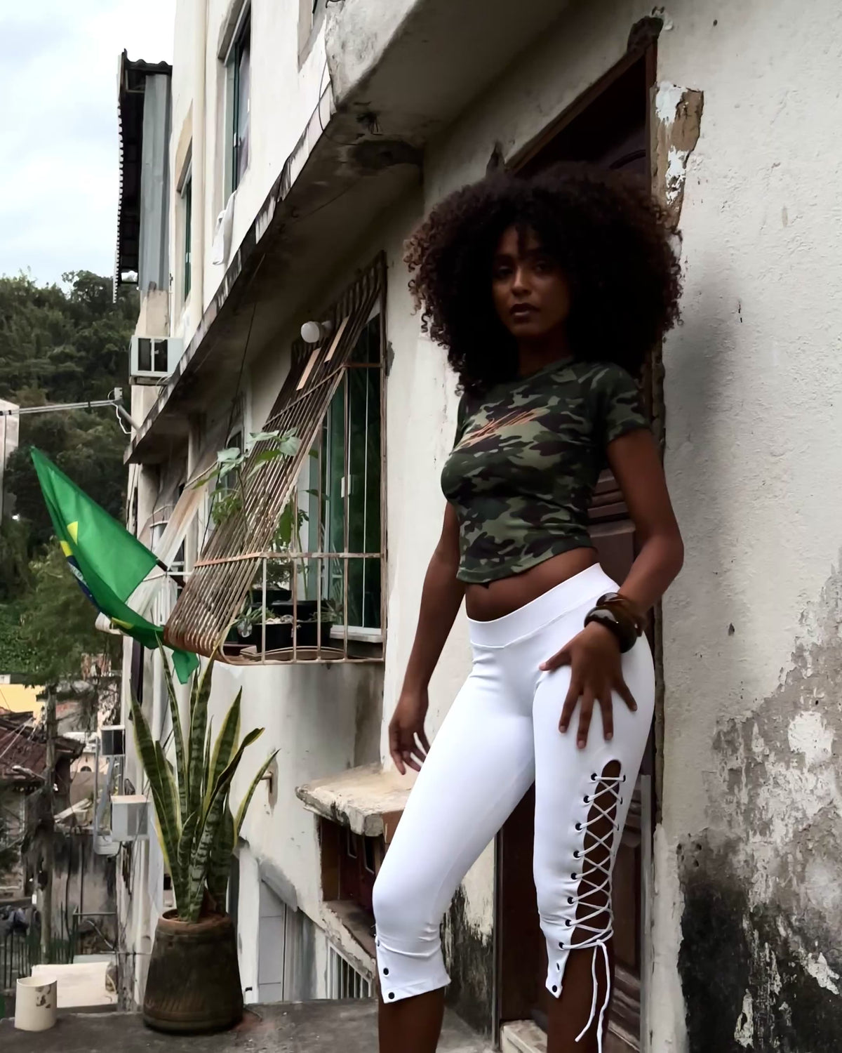 CALÇA ILHÓS